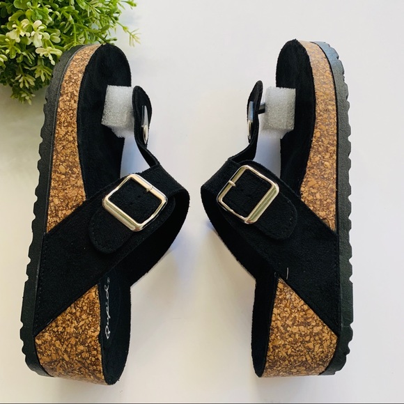 Qupid Ahana Black Stretch Suede Thong Sandal - Picture 6 of 6